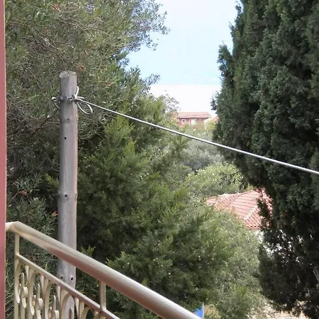 וילה Irida